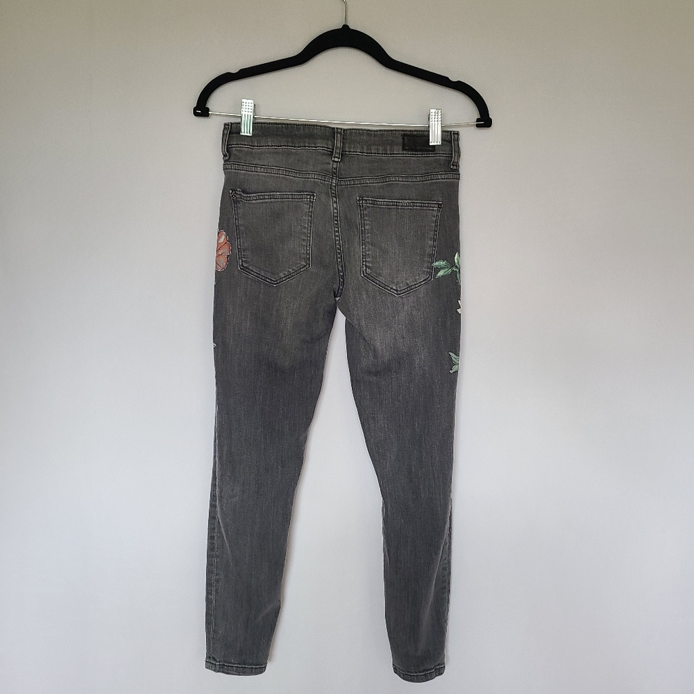 Zara Basic Z1975 Skinny Midrise Wildflower Crop Jeans Size 4 - Picture 4 of 8
